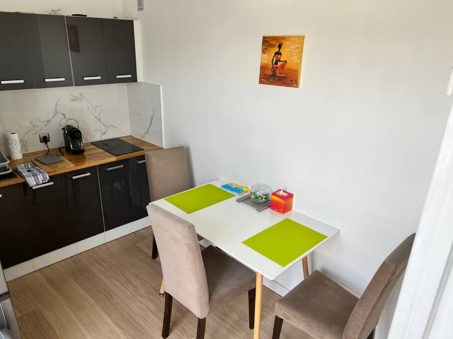 Pres De La Timone - Parking Et Wifi Gratuit Apartamento *